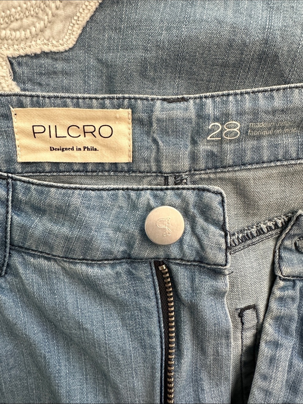 Anthropologie Pilcro Kenna Mid-Rise Heritage Barrel Jeans: Embroidered Edition - Picture 13 of 14